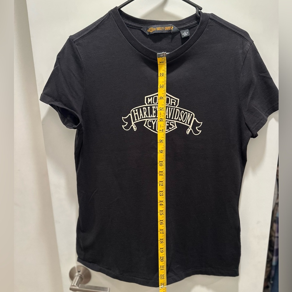 Black Harley-Davidson Womens Tshirt
Vintage like new 
Great shape 
Make offer